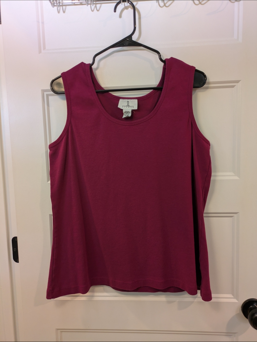 🔴 3/$15 Sleeveless Magenta Tank Top